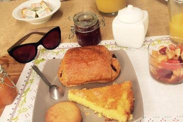 膳宿费 L'amirauté Sur Baïse