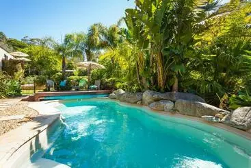 ベッドアンドブレックファースト Balconies Dolphincove