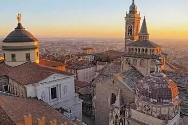 Aamiaismajoitus (B&B) La Torre Medioevale