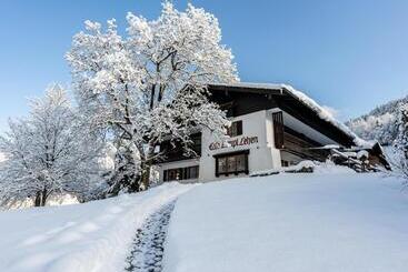 Hotel & Chalets Lampllehen