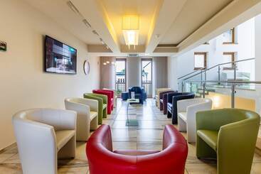 Hotel Vécsecity Superior