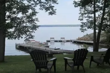 Majatalo Edgewater Motel And Campground