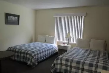 ペンション Edgewater Motel And Campground