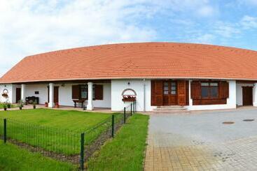 펜션 Falusi Patika   Tisza Tó Vendégház