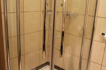 住宿加早餐 Ebner Pince Panzió