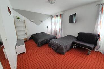 Отель De La Poste