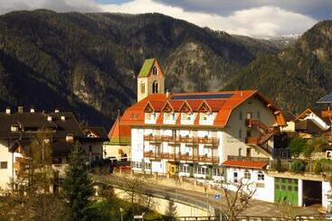 Hotel Gasthaus Zum Weissen Kreuz