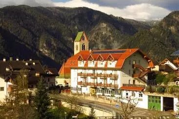 ホテル Gasthaus Zum Weissen Kreuz