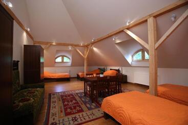 פנסיון Csodarabbik útja Fogadó