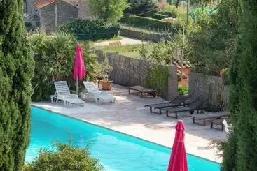 Pension  Chambres D Hôtes Et Gîtes Le Mas Bleu & Spa Resort