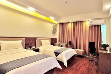 فندق Greentree Inn Dongfang City Dongfang Avenue High Speed Railway Station Express