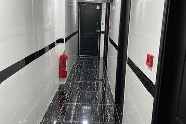 پانسیون New Day Night Hostel