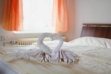 Majatalo Penzion Pohlednička