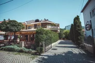 پانسیون Provence Rooms
