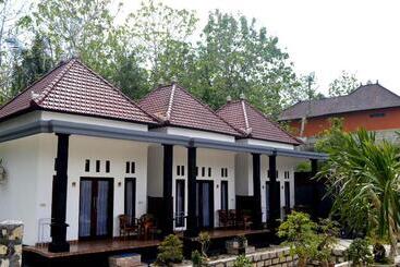 Bed and Breakfast Toro Cottage