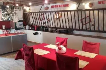 Majatalo Le Grillage A Poules