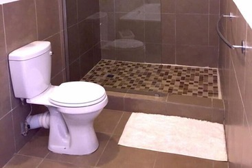 פנסיון Ledges Retreat