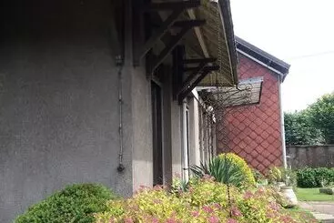 Majatalo Pied Des Milles Etang   Les Capucins