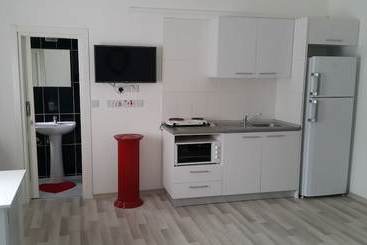 アパートホテル Amber's House