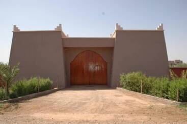 پانسیون L'ermitage Rouge