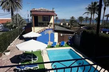 هتل Oasis Beach