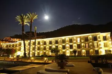 בית מלון כפרי Ece Saray Marina Resort