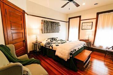 Lavender Fields Inn B&b