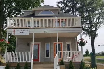 ペンション Devils Lake Inn