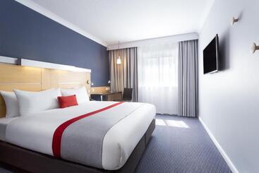 هتل Holiday Inn Express Southampton   M27, J7, An Ihg