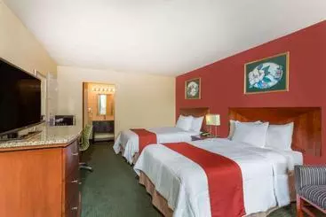 هتل Ramada By Wyndham Roanoke