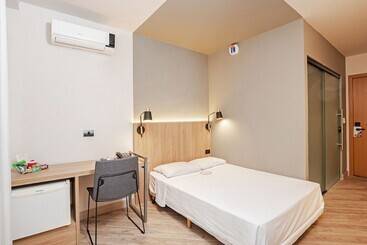 Hotel Slim Curitiba Alto Da Xv