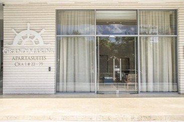 מלון דירות Grand Marina Suites Santa Marta