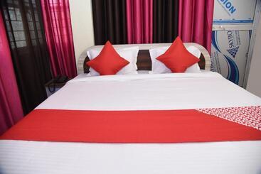 Hotel Oyo 15684  Vibrant Inn