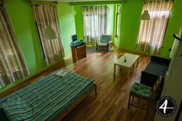 پانسیون 4 Rooms