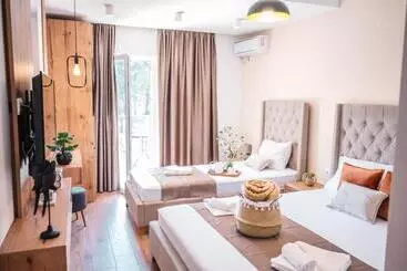 پانسیون Apartments Cungu