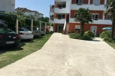 Majatalo Robi Apartments