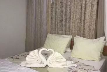 پانسیون Robi Apartments