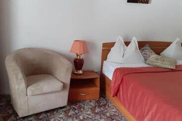 Pensiunea Floare De Colt