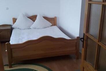 Pensiunea Todorica Sergiu