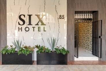 Six Hotel Guadalajara Degollado