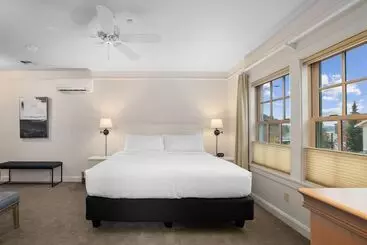 Hotelli Saratoga Inn