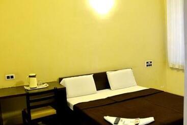 Hotel Pandharinath Lodge