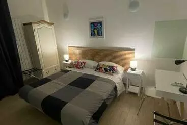 تختخواب و صبحانه My Bnb Pisa