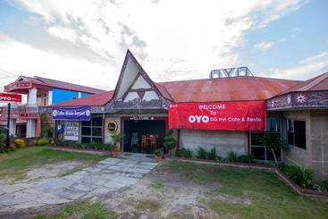 Hotell Oyo 1812 Dg Inn
