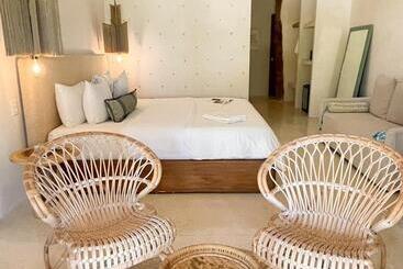 هتل Ser Casasandra Boutique