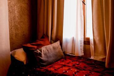 ホテル Kanz Erremal