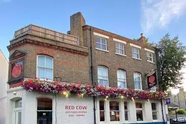 ホテル The Red Cow   Guest House