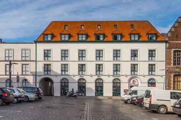 בית מלון כפרי Cathedrale