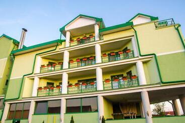 בית מלון כפרי President