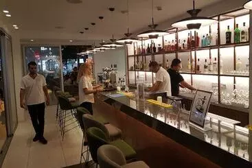 Anthea Hotel Apartments